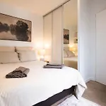 Bright 2Br With Balcony Chic Paris