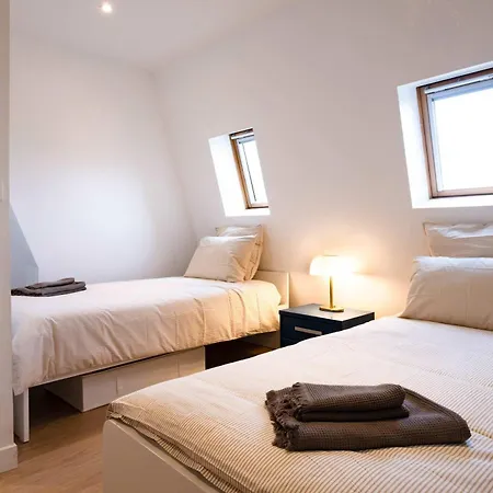 Apartment Bright 2br With Balcony Chic