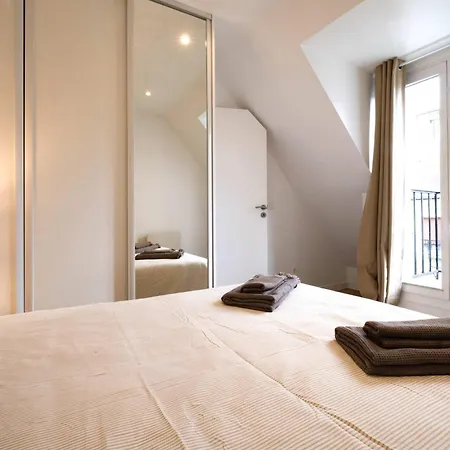Bright 2br With Balcony Chic Apartment *