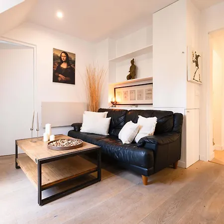 Bright 2br With Balcony Chic Apartment Paris