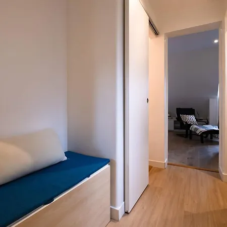 Bright 2br With Balcony Chic Apartment *